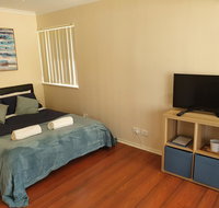 Modern Cosy Studio Close to QEH  Adelaide CBD  Airport  Beaches - Accommodation Rockhampton