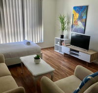 Modern Unit Near To Surfers Paradise - Accommodation Rockhampton