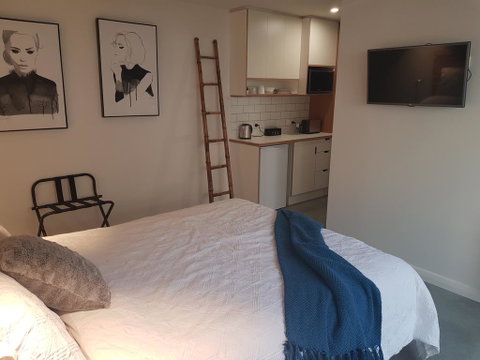 Modern, Private And Close To Town. - Accommodation Rockhampton 2