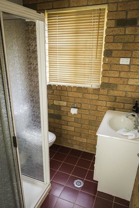 Monty's On Lumley Drive - Accommodation Rockhampton 3