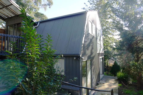 Moon House - Accommodation Rockhampton 1