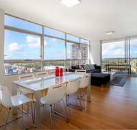 Moore to See - Modern and Spacious 3BR Zetland Apartment with Views over Moore Park - Accommodation Rockhampton