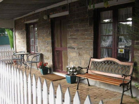 Morse Cottage - Accommodation Rockhampton 0