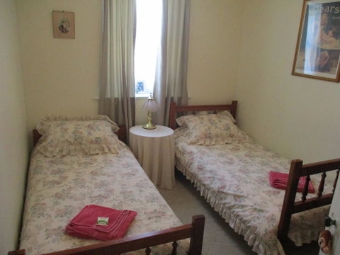 Morse Cottage - Accommodation Rockhampton 1