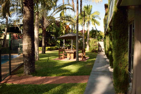Motel 98 - Accommodation Rockhampton 0