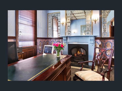 Mount Victoria Manor - Accommodation Rockhampton 0