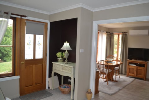 Mulberry Cottage Unique B&B Accommodation - Accommodation Rockhampton 2