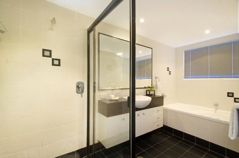 Myconos Resort - Accommodation Rockhampton 2