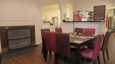 National Hotel Toowoomba - Accommodation Rockhampton 0