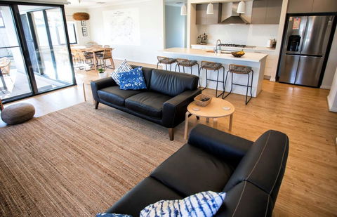 NAUTILUS - Accommodation Rockhampton 0