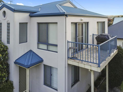 NELSON COVE 2 - Townhouse A Short Walk To Town - Accommodation Rockhampton 2