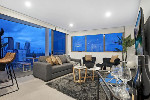 NEO Apartments Mermaid Beach - Accommodation Rockhampton 1