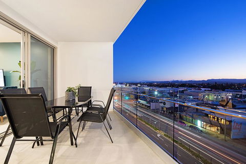NEO Apartments Mermaid Beach - Accommodation Rockhampton 2