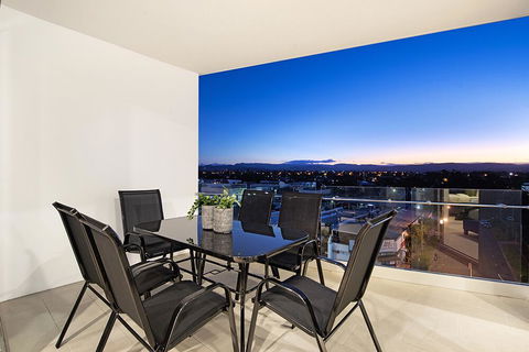 NEO Apartments Mermaid Beach - Accommodation Rockhampton 3