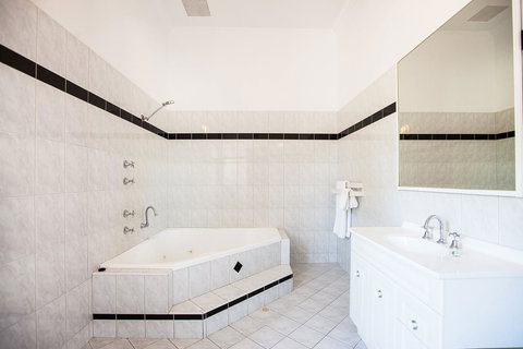 Captain Stirling Hotel - Accommodation Rockhampton 26