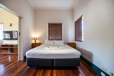 Captain Stirling Hotel - Accommodation Rockhampton 1