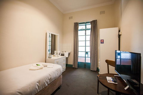 Captain Stirling Hotel - Accommodation Rockhampton 3