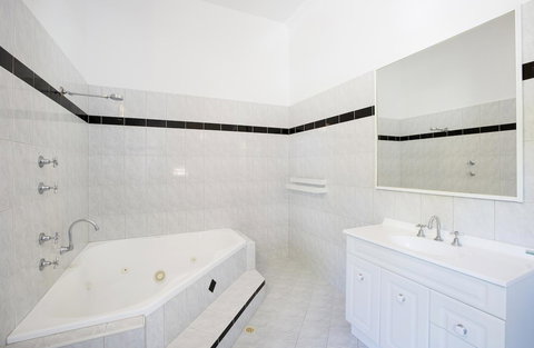 Captain Stirling Hotel - Accommodation Rockhampton 9