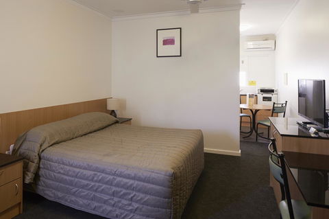 Baileys Parkside Motel By VetroBlu - Accommodation Rockhampton 9