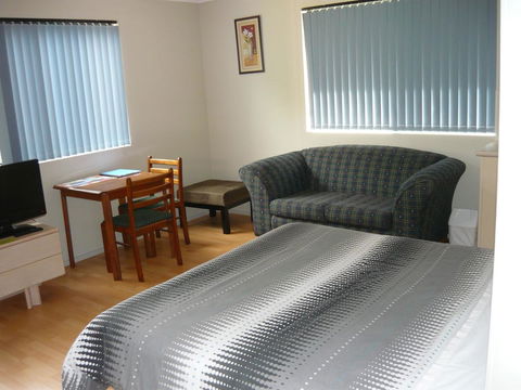 Albany Apartments - Accommodation Rockhampton 2