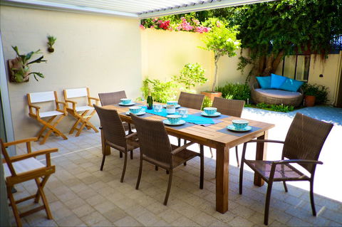 Cottesloe Artist's Beach Retreat - Accommodation Rockhampton 2