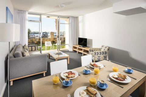 Be. Fremantle - Accommodation Rockhampton 6