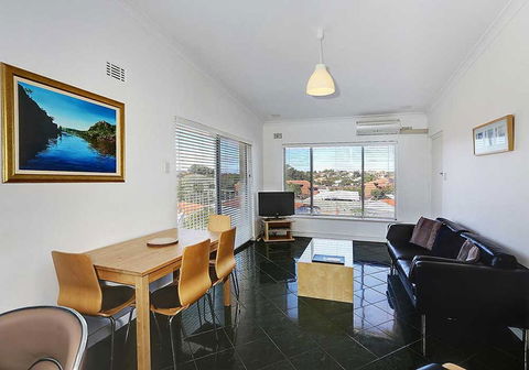 Summer Breeze - Holiday Or Business Apartment - Accommodation Rockhampton 2
