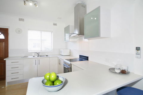 Summer Breeze - Holiday Or Business Apartment - Accommodation Rockhampton 4