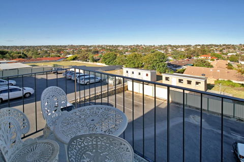 Summer Breeze - Holiday Or Business Apartment - Accommodation Rockhampton 8