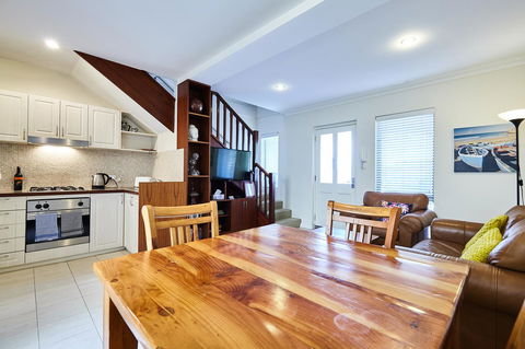 Fremantle Townhouse U/5 - Accommodation Rockhampton 2