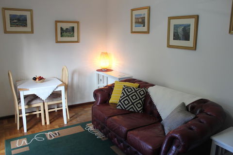 Jacaranda Hideaway Bed & Breakfast - Accommodation Rockhampton 6