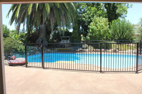 Jacaranda Hideaway Bed & Breakfast - Accommodation Rockhampton 9