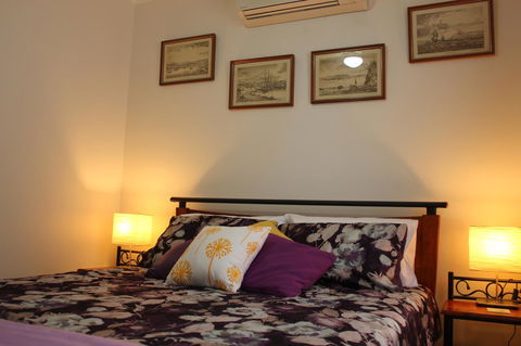 Jacaranda Hideaway Bed & Breakfast - Accommodation Rockhampton 8