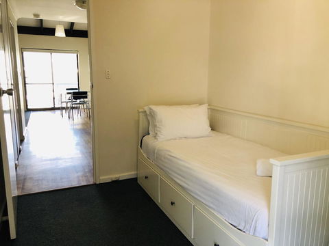 Seashore Memories - Sleeps 3 - Accommodation Rockhampton 5