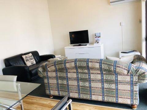 Seashore Memories - Sleeps 3 - Accommodation Rockhampton 4