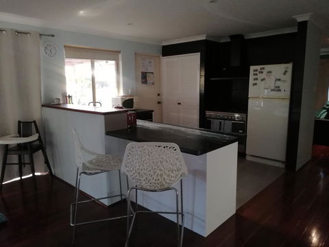 Beach Place @ Leeman - Accommodation Rockhampton 4