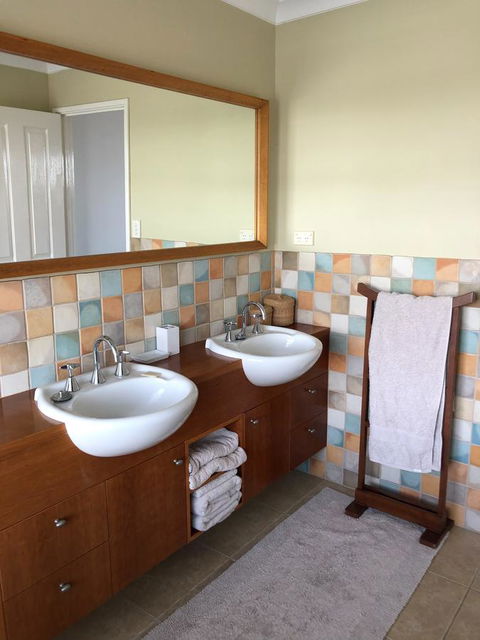 Mullaloo Beachfront Retreat - Accommodation Rockhampton 7