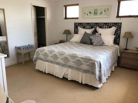 Mullaloo Beachfront Retreat - Accommodation Rockhampton 6