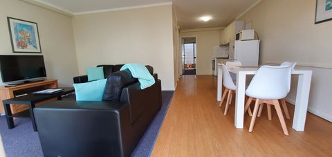 West Beach Lagoon 202 - Quiet & Ground Floor! - Accommodation Rockhampton 9