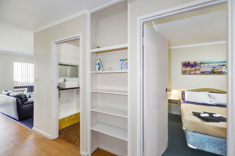 West Beach Lagoon 202 - Quiet & Ground Floor! - Accommodation Rockhampton 10