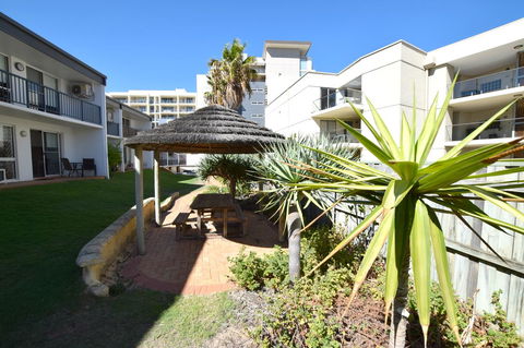West Beach Lagoon 202 - Quiet & Ground Floor! - Accommodation Rockhampton 15