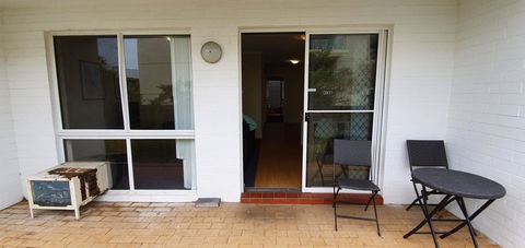West Beach Lagoon 202 - Quiet & Ground Floor! - Accommodation Rockhampton 2