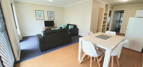 West Beach Lagoon 202 - Quiet & Ground Floor! - Accommodation Rockhampton 7