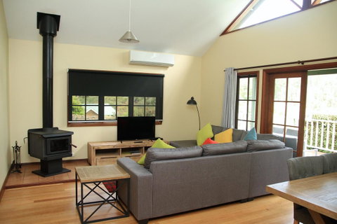 Riverglen Chalets - Accommodation Rockhampton 12