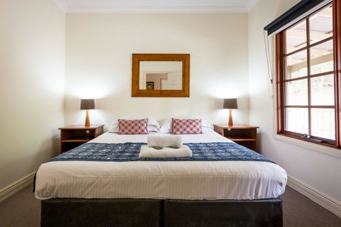 Riverglen Chalets - Accommodation Rockhampton 22