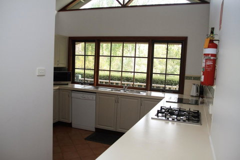 Riverglen Chalets - Accommodation Rockhampton 8