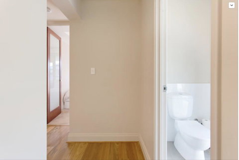 Adele's Luxury South Beach Apartment With King Bed - Accommodation Rockhampton 17