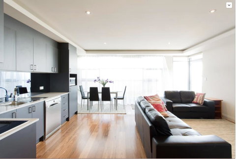 Adele's Luxury South Beach Apartment With King Bed - Accommodation Rockhampton 1