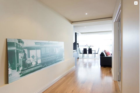 Adele's Luxury South Beach Apartment With King Bed - Accommodation Rockhampton 11