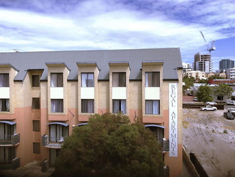 Regal Apartments - Accommodation Rockhampton 2